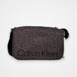 bandolera calvin klein (marrón monograma)